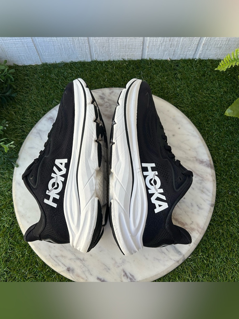 HOKA
Clifton 10 Road-Running black/white shoes Women size 8 gently used - Picture 9 of 15